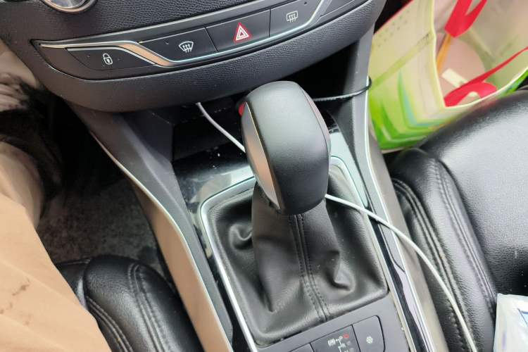 Used Peugeot 408 2018 Revised 350THP Automatic Luxury Edition Gear Lever