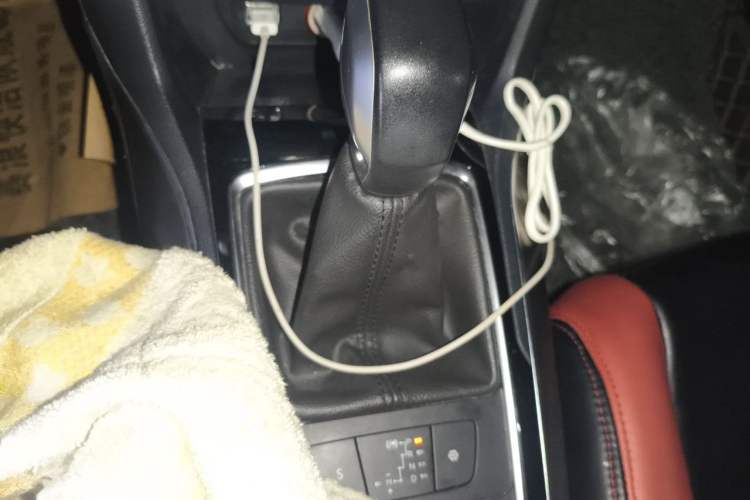 Used Peugeot 408 2018 350THP Automatic Luxury Edition Gear Lever