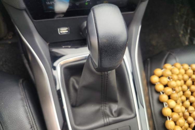 Used Peugeot 408 2018 Revised 350THP Automatic Luxury Edition Gear Lever