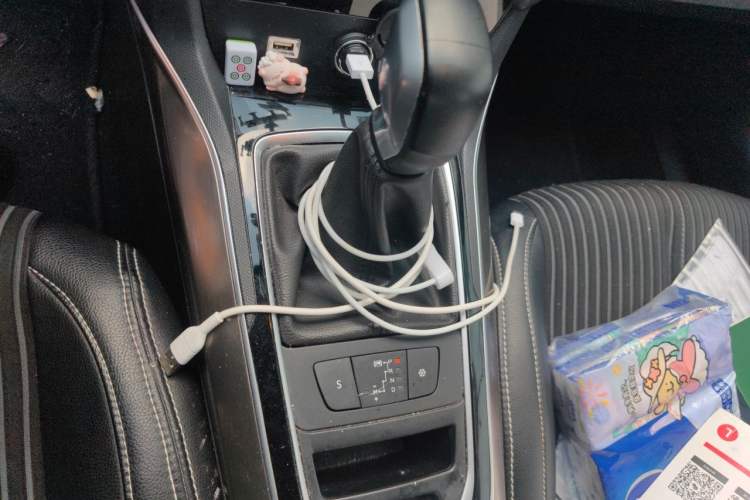 Used Peugeot 408 2018 Revised 350THP Automatic Luxury Edition Gear Lever