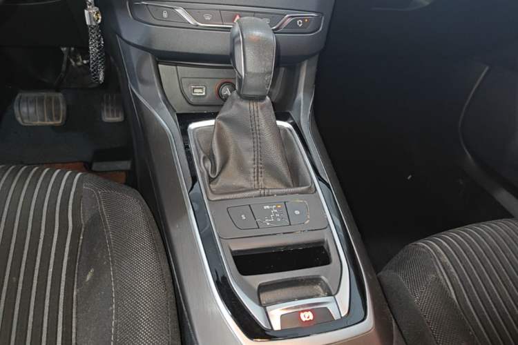 Used Peugeot 408 2018 350THP Automatic Luxury Edition Gear Lever