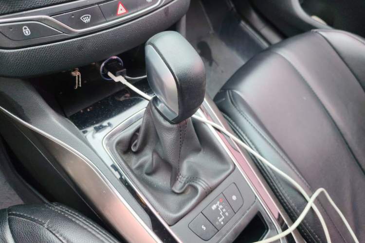Used Peugeot 408 2018 350THP Automatic Luxury Edition Gear Lever