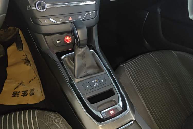 Used Peugeot 408 2018 350THP Automatic Luxury Edition Gear Lever