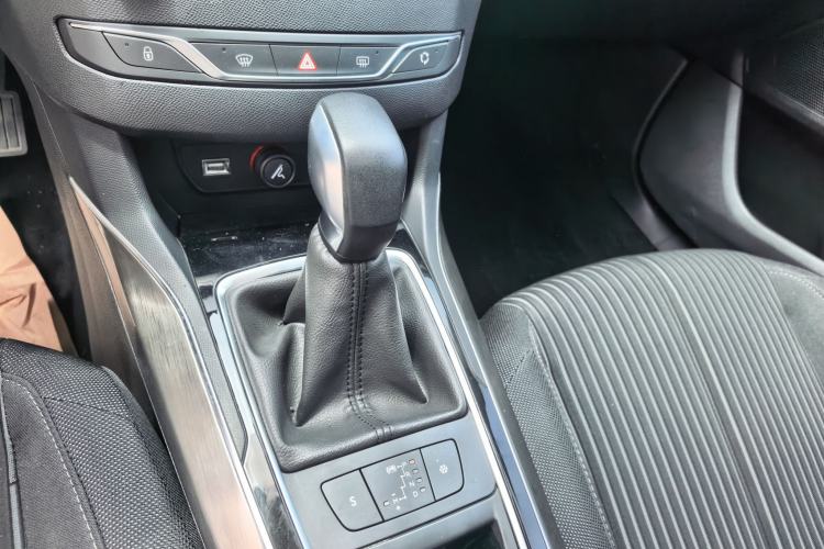Used Peugeot 408 2018 350THP Automatic Luxury Edition Gear Lever