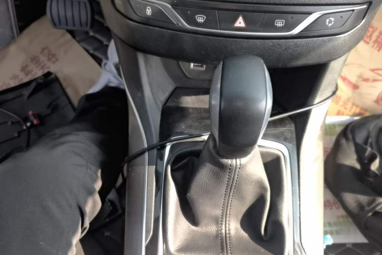 Used Peugeot 408 2018 Revised 350THP Automatic Luxury Edition Gear Lever