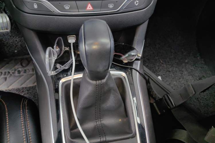 Used Peugeot 408 2018 350THP Automatic Luxury Edition Gear Lever