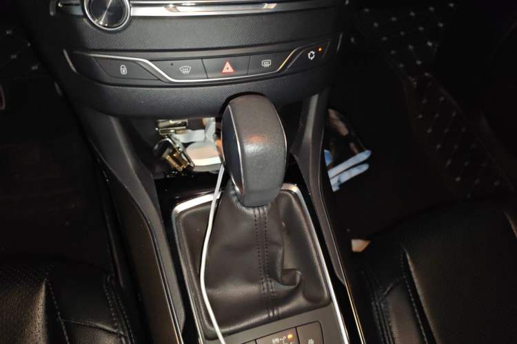 Used Peugeot 408 2018 350THP Automatic Luxury Edition Gear Lever