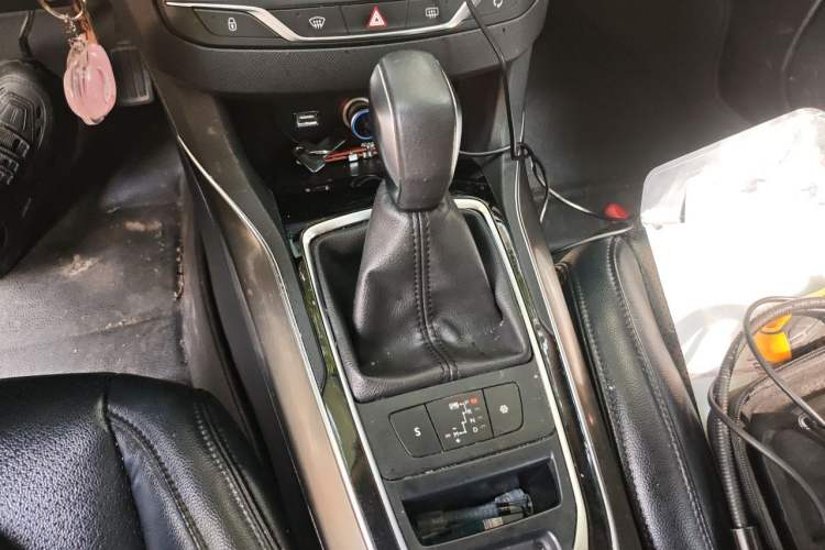Used Peugeot 408 2018 350THP Automatic Luxury Edition Gear Lever