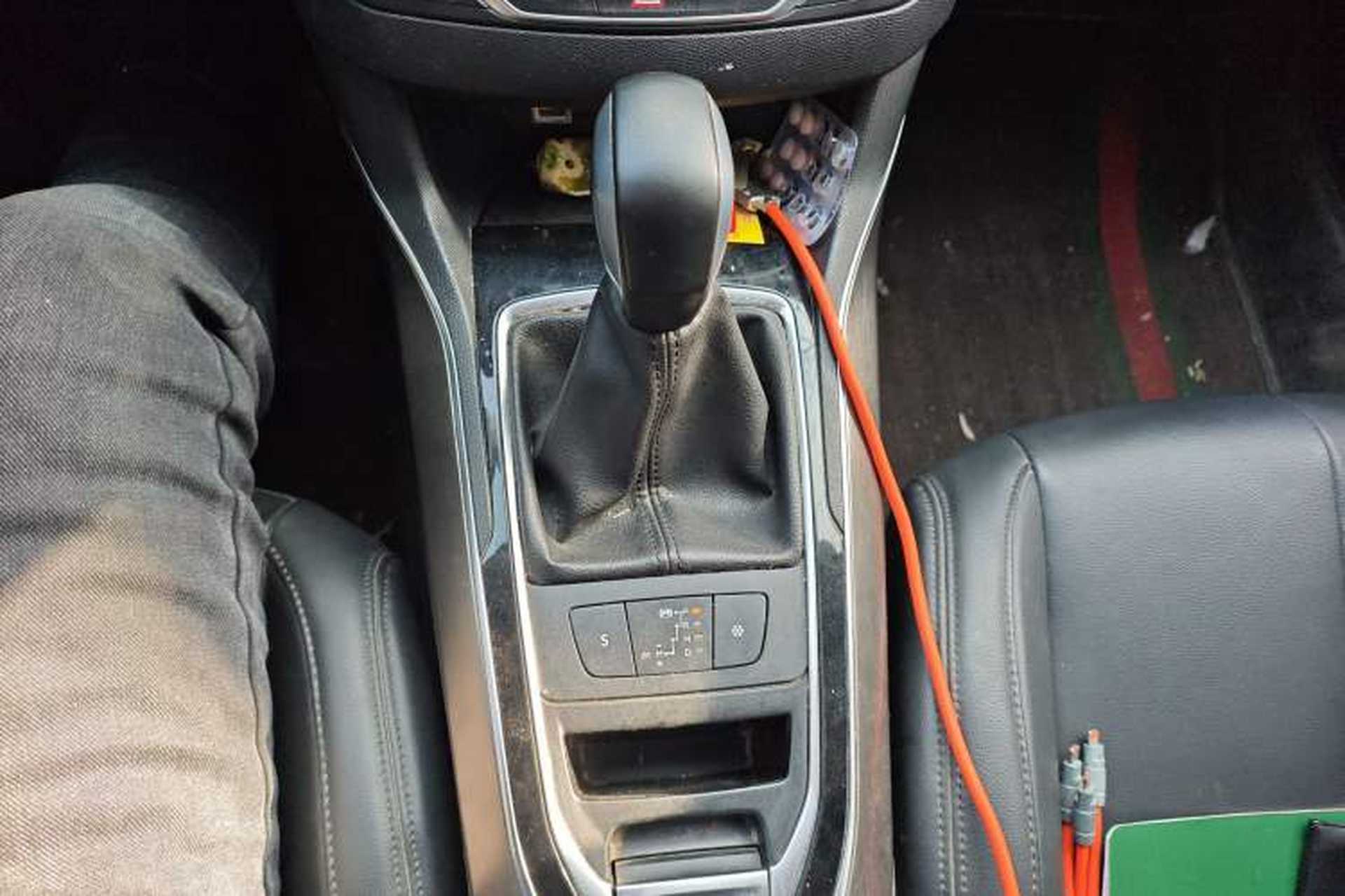 Used Peugeot 408 2018 Revised 350THP Automatic Luxury Edition Gear Lever