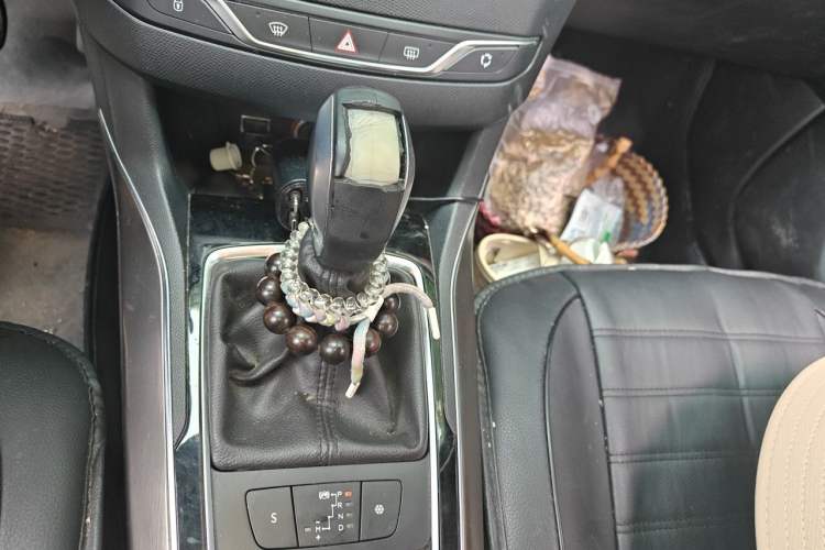 Used Peugeot 408 2018 350THP Automatic Luxury Edition Gear Lever