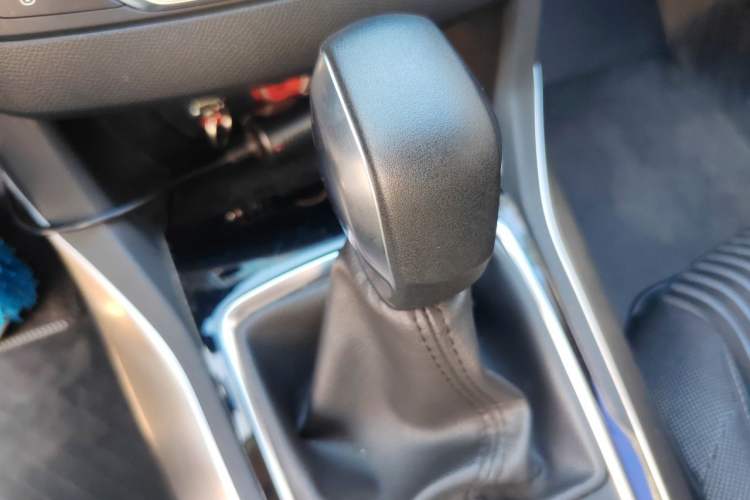 Used Peugeot 408 2018 350THP Automatic Luxury Edition Gear Lever