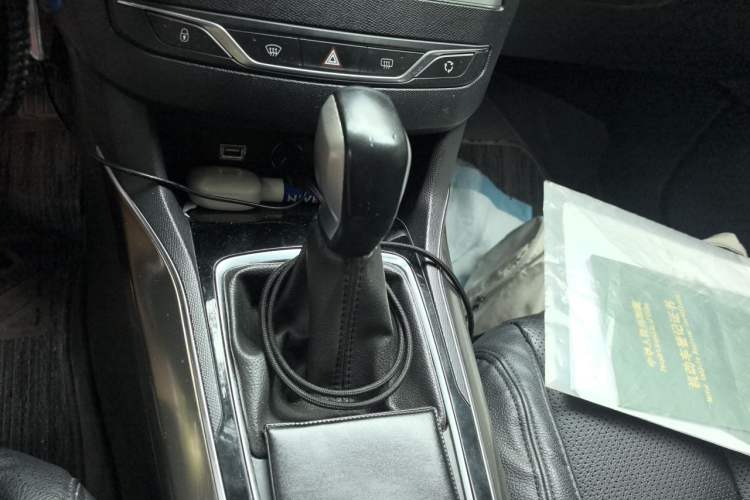 Used Peugeot 408 2018 Revised Version 1.8L Automatic Luxury Edition Gear Lever