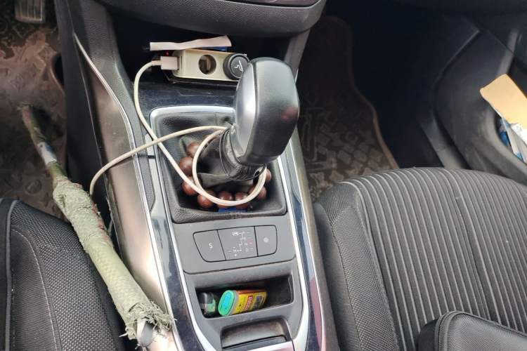Used Peugeot 408 2018 1.8L Automatic Luxury Edition Gear Lever