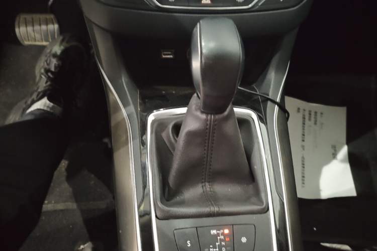 Used Peugeot 408 2018 350THP Automatic Luxury Edition Gear Lever