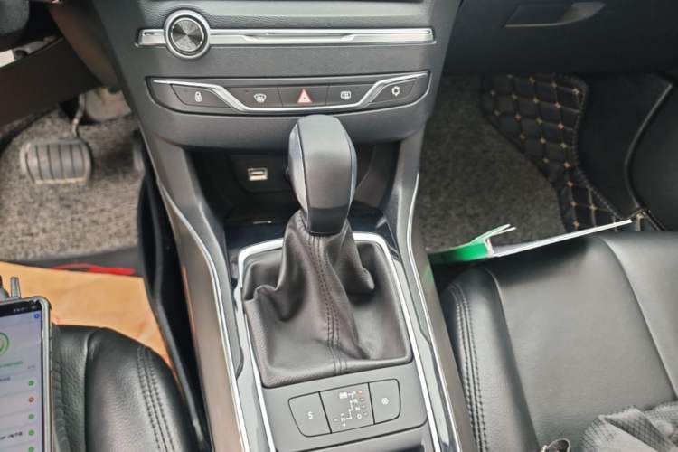 Used Peugeot 408 2018 Revised 350THP Automatic Luxury Edition Gear Lever