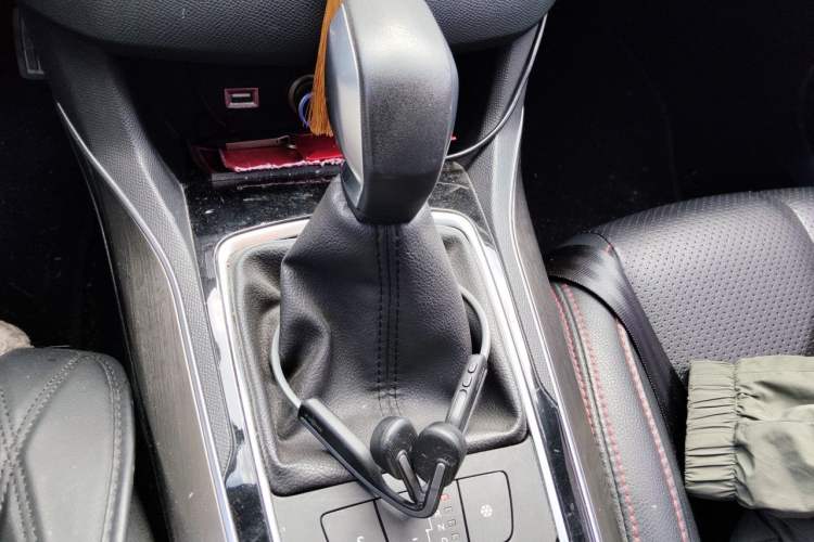 Used Peugeot 408 2018 350THP Automatic Luxury Edition Gear Lever
