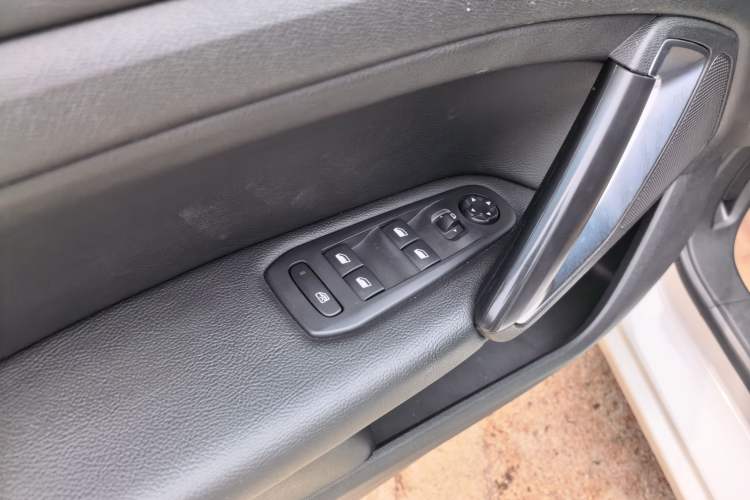 Used Peugeot 408 2018 350THP Automatic Luxury Edition Interior 1
