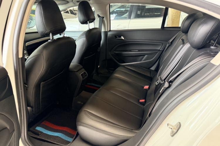 Used Peugeot 408 2018 350THP Automatic Luxury Edition Interior 2