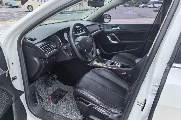 Used Peugeot 408 2018 350THP Automatic Luxury Edition Interior 2