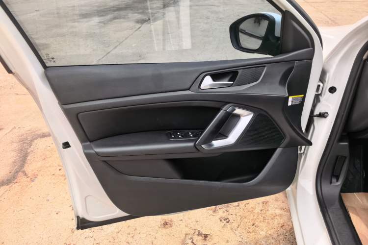 Used Peugeot 408 2018 350THP Automatic Luxury Edition Interior 2