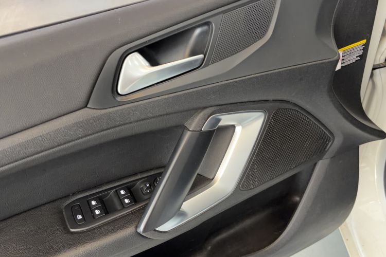 Used Peugeot 408 2018 350THP Automatic Luxury Edition Interior 2