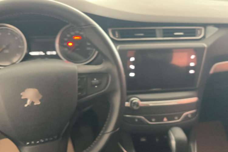 Used Peugeot 408 2018 350THP Automatic Luxury Edition Interior 3