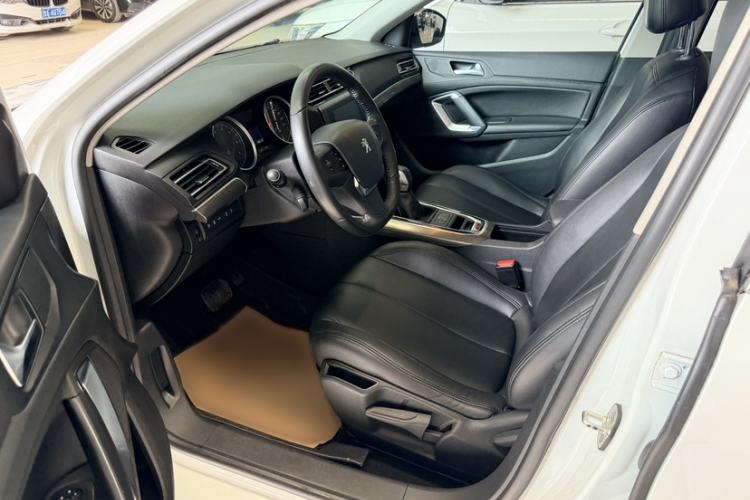 Used Peugeot 408 2018 350THP Automatic Luxury Edition Interior 3