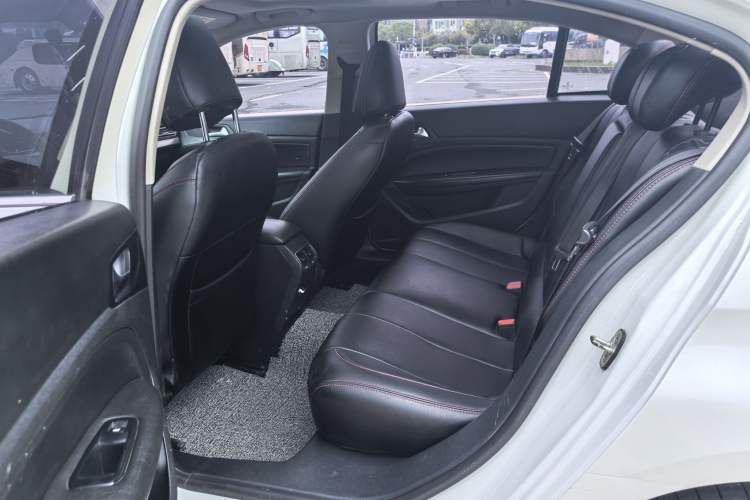 Used Peugeot 408 2018 350THP Automatic Luxury Edition Interior 3