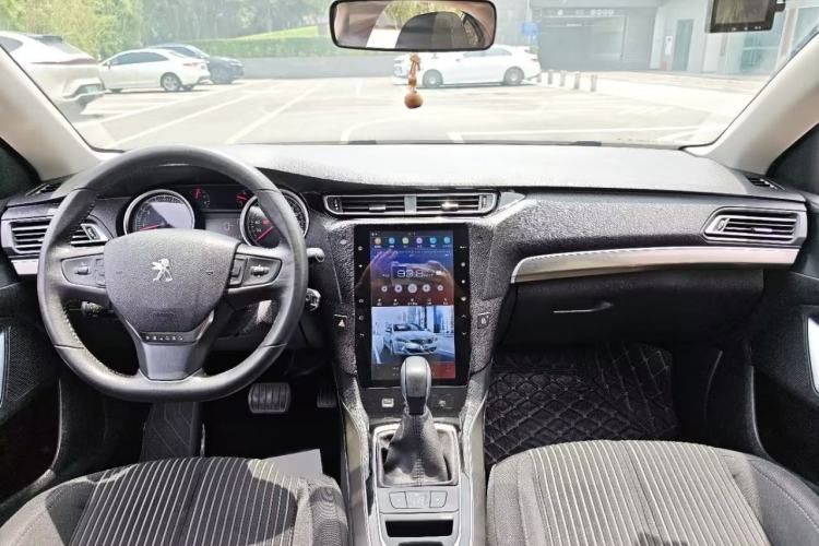 Used Peugeot 408 2018 Revised 350THP Automatic Luxury Edition Interior 4