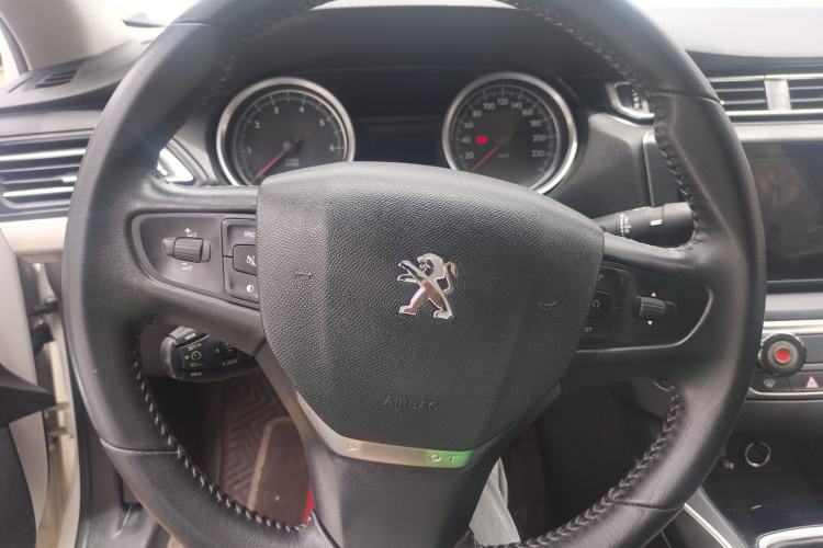 Used Peugeot 408 2018 Revised Version 230THP Automatic Luxury Edition Interior 4
