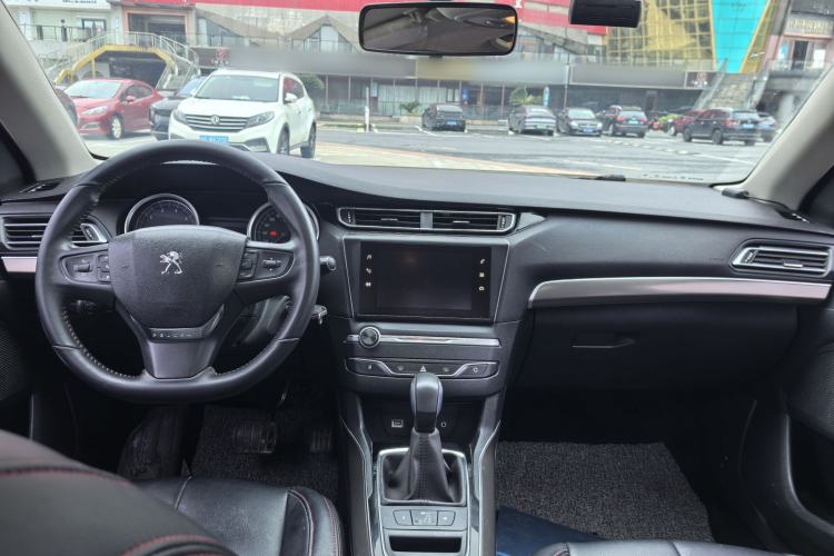 Used Peugeot 408 2018 350THP Automatic Luxury Edition Interior 4