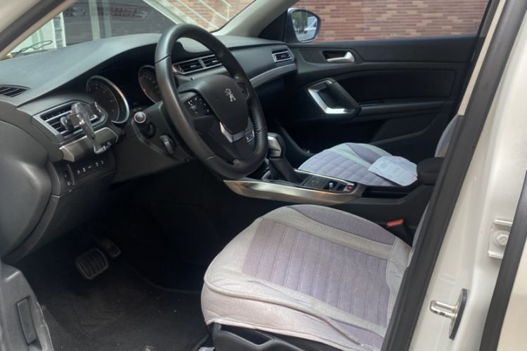 Used Peugeot 408 2018 350THP Automatic Luxury Edition Interior 4