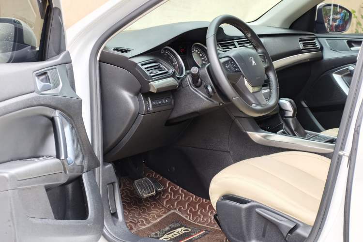 Used Peugeot 408 2018 Revised Version 230THP Automatic Luxury Edition Interior 5