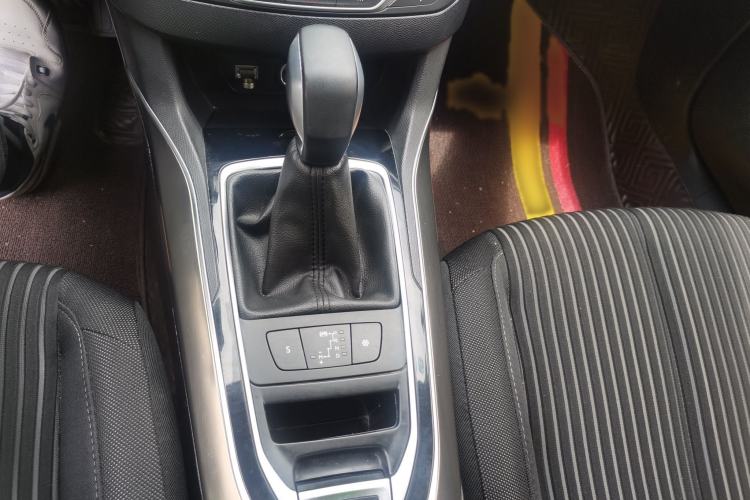 Used Peugeot 408 2018 Revised Version 230THP Automatic Luxury Edition Interior 6