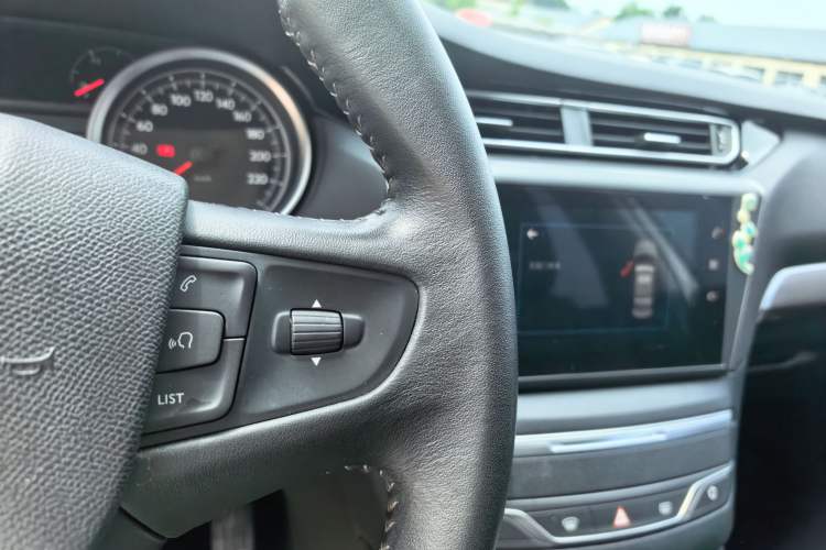 Used Peugeot 408 2018 350THP Automatic Luxury Edition Interior 6