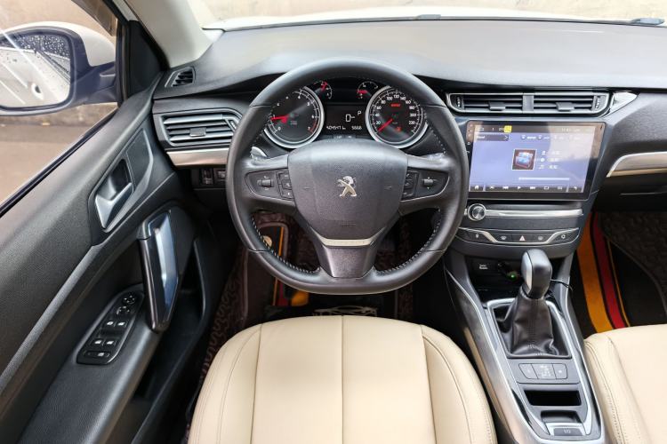 Used Peugeot 408 2018 Revised Version 230THP Automatic Luxury Edition Interior 6