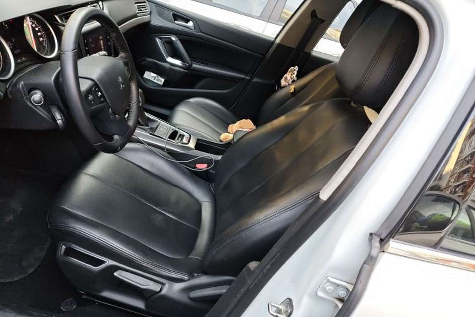 Used Peugeot 408 2018 230THP Automatic Luxury Edition Left Front Seat