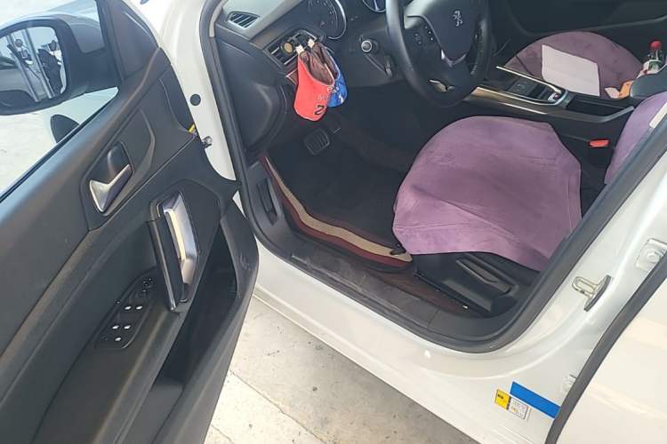Used Peugeot 408 2018 350THP Automatic Luxury Edition Left Front Seat