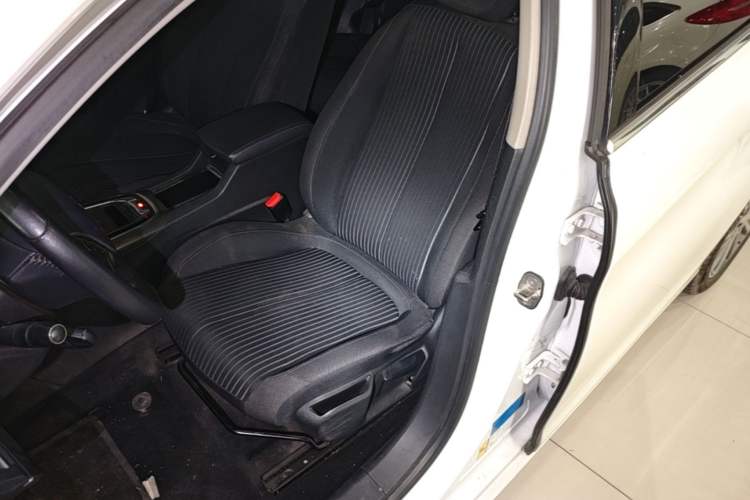 Used Peugeot 408 2018 350THP Automatic Luxury Edition Left Front Seat