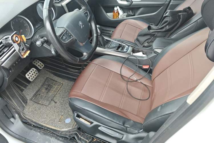 Used Peugeot 408 2018 350THP Automatic Luxury Edition Left Front Seat