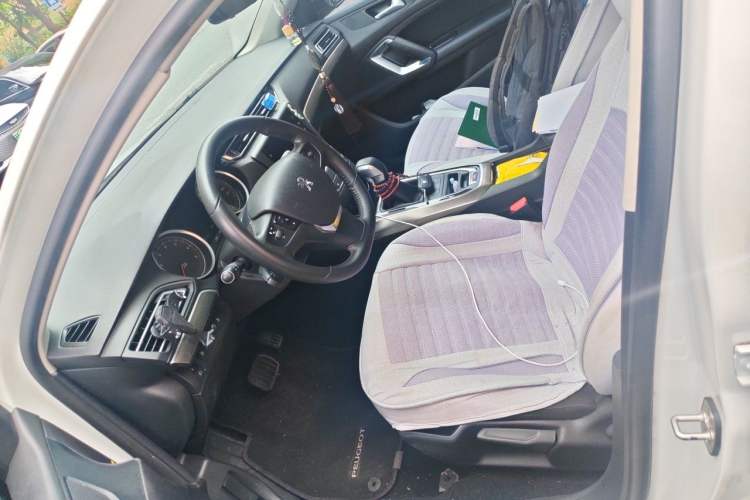 Used Peugeot 408 2018 350THP Automatic Luxury Edition Left Front Seat