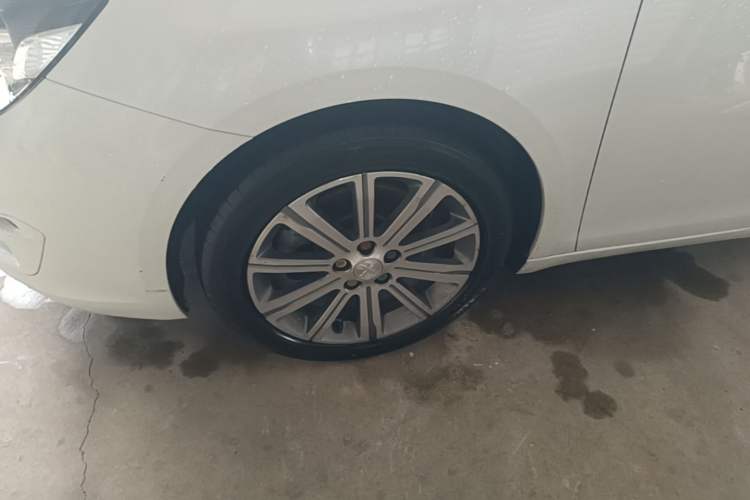 Used Peugeot 408 2018 350THP Automatic Luxury Edition Left Front Wheel Hub