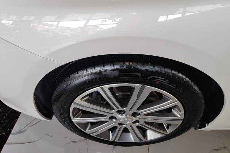 Used Peugeot 408 2018 350THP Automatic Luxury Edition Left Front Wheel Hub