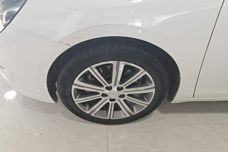 Used Peugeot 408 2018 350THP Automatic Luxury Edition Left Front Wheel Hub