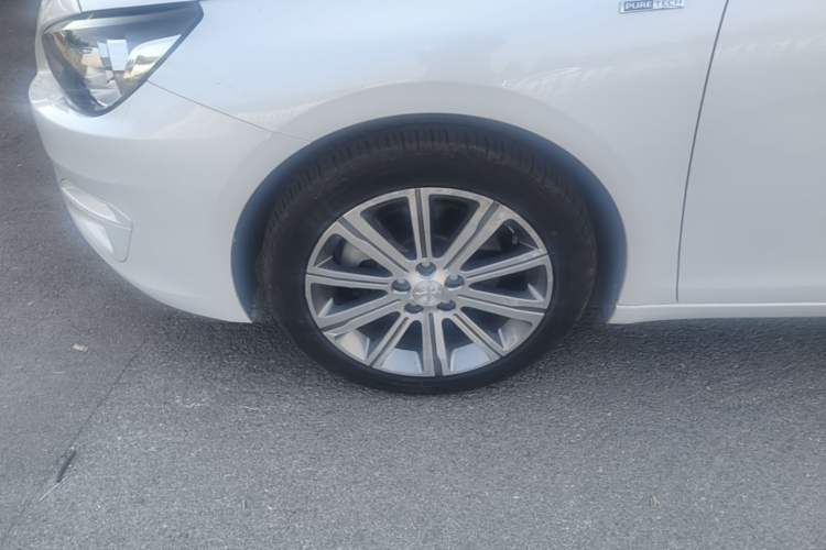 Used Peugeot 408 2018 350THP Automatic Luxury Edition Left Front Wheel Hub