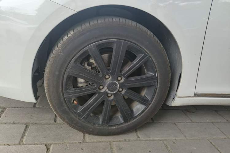 Used Peugeot 408 2018 Revised 350THP Automatic Luxury Edition Left Front Wheel Hub