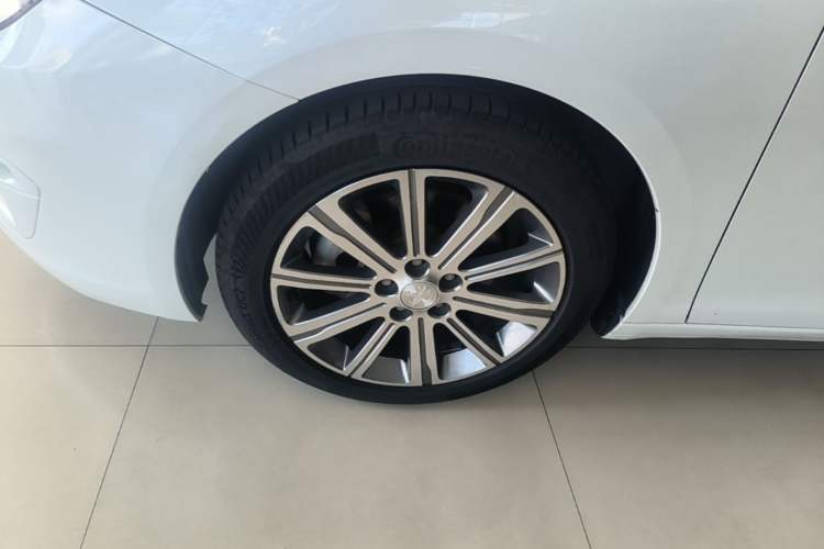 Used Peugeot 408 2018 350THP Automatic Luxury Edition Left Front Wheel Hub