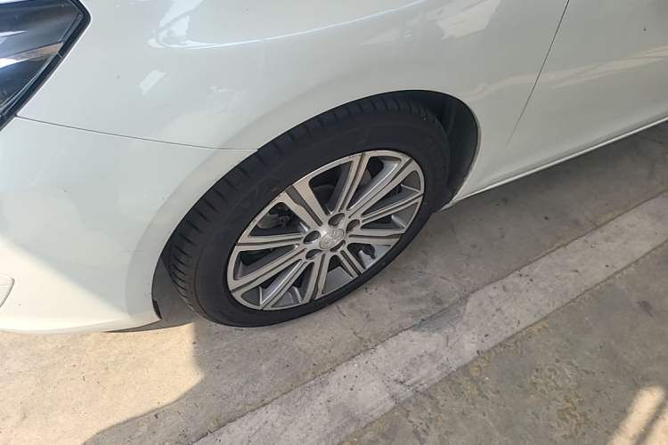 Used Peugeot 408 2018 350THP Automatic Luxury Edition Left Front Wheel Hub