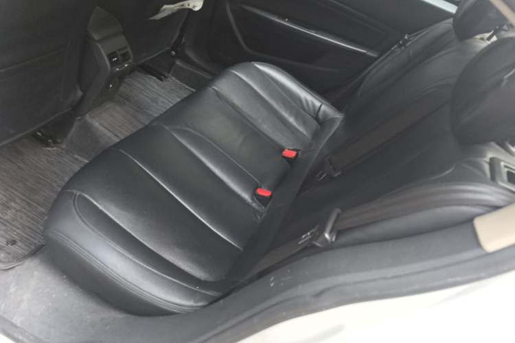 Used Peugeot 408 2018 Revised Version 1.8L Automatic Luxury Edition Left Rear Seat