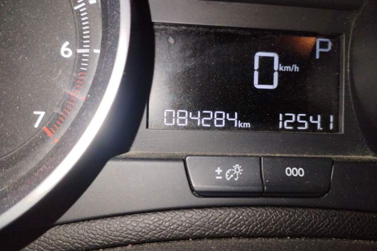 Used Peugeot 408 2018 350THP Automatic Luxury Edition Odometer Close Up
